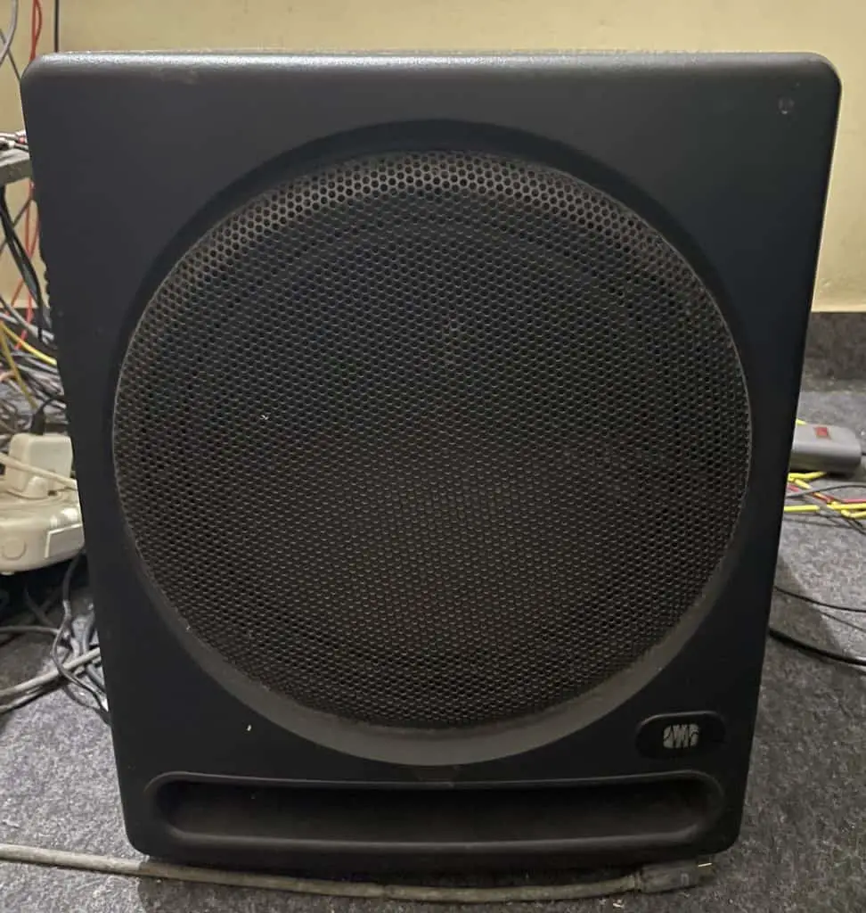 Picture of a subwoofer 